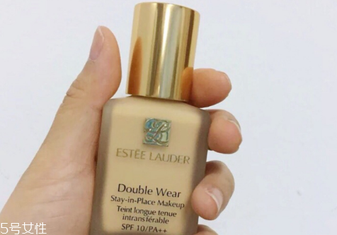 雅詩(shī)蘭黛粉底液色號(hào)怎么選 雅詩(shī)蘭黛粉底液使用測(cè)評(píng) 雅詩(shī)蘭黛粉底液色號(hào)怎么選 雅詩(shī)蘭黛粉底液使用測(cè)評(píng)