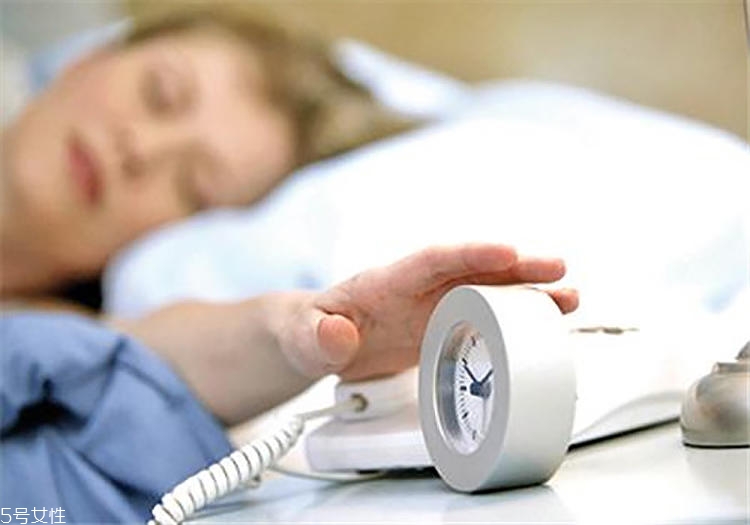 45歲左右適合什么面膜 肌膚抗老全攻略 45歲左右適合什么面膜 肌膚抗老全攻略