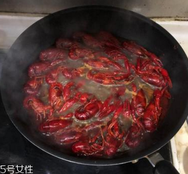 麻辣小龍蝦是發(fā)物嗎？麻辣小龍蝦的性質(zhì)