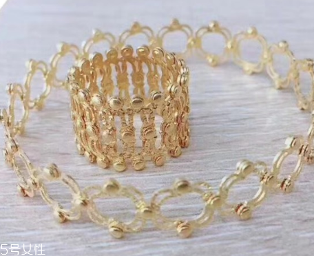 周大生伸縮戒指多少錢？周大生戒指變手鐲價(jià)格