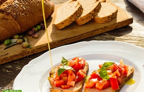 葡萄籽油怎么美容？葡萄籽油怎么用在臉上