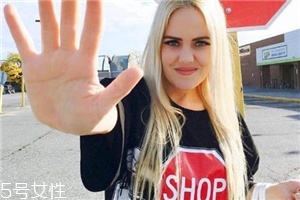 胸大的女生穿什么上衣？適合大胸女生的穿搭