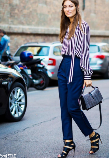 胸大的女生穿什么上衣？適合大胸女生的穿搭