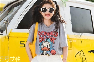 長(zhǎng)款t恤如何搭配？長(zhǎng)款t恤搭配技巧