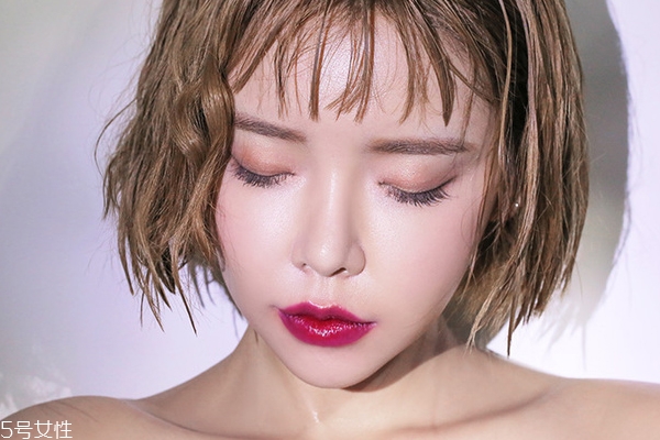 韓國(guó)什么唇彩最好用 學(xué)生黨韓系唇彩盤(pán)點(diǎn)