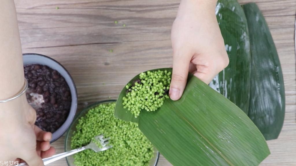 迷你水晶粽子的做法和包法 迷你水晶粽子的做法和包法