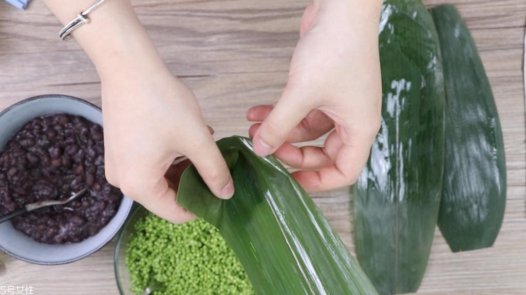 迷你水晶粽子的做法和包法 迷你水晶粽子的做法和包法