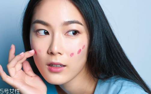 ins愛(ài)心蘋果腮紅怎么畫(huà) 愛(ài)心蘋果腮紅畫(huà)法教程