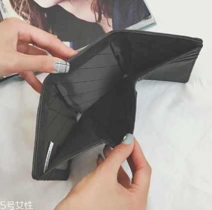 錢包什么顏色招財(cái)聚財(cái)？招財(cái)錢包顏色推薦