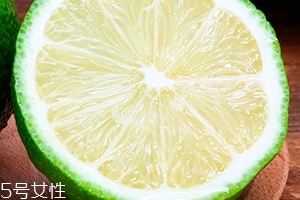 青檸檬可以泡蜂蜜嗎？青檸檬泡蜂蜜味道好嗎？