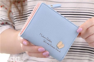 錢包上的筆跡怎么去除？錢包上的筆跡清理方法