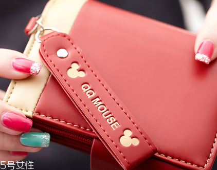 錢(qián)包上有膠水怎么去除？錢(qián)包上的膠水清除方法