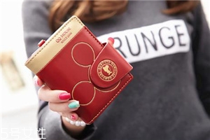 錢(qián)包上有膠水怎么去除？錢(qián)包上的膠水清除方法