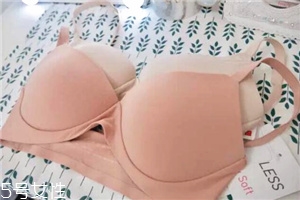 優(yōu)衣庫(kù)內(nèi)衣可以試嗎？?jī)?yōu)衣庫(kù)內(nèi)衣能不能試穿