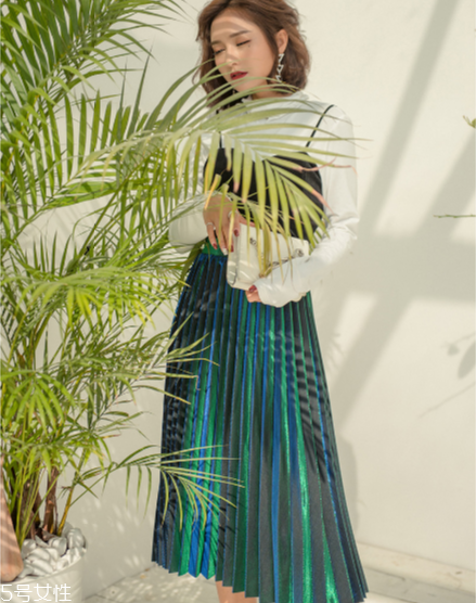 原諒色衣服怎么搭配？原諒色衣服搭配圖片