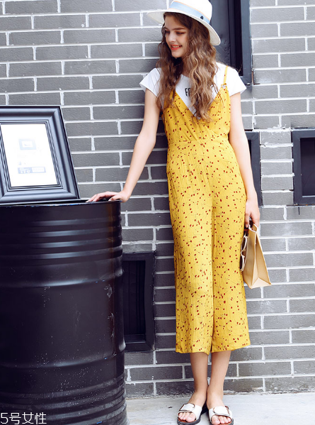 今年流行什么樣的連體褲？今年最火的連體褲款式匯總