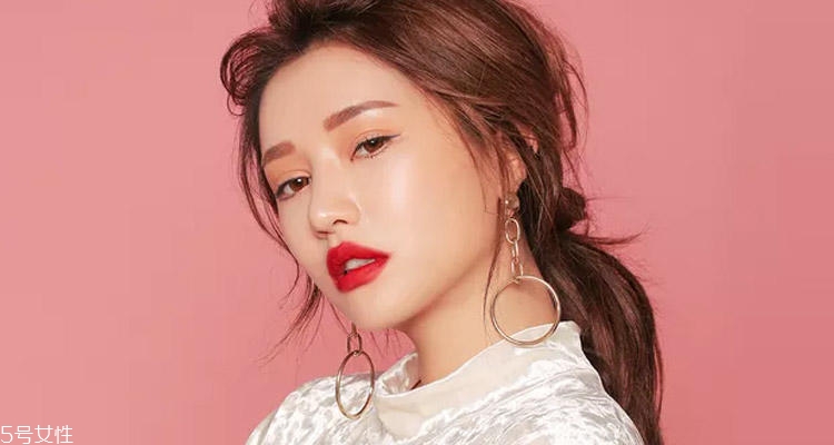 豆沙色適合見(jiàn)家長(zhǎng)涂嗎 見(jiàn)家長(zhǎng)適合的口紅色號(hào) 豆沙色適合見(jiàn)家長(zhǎng)涂嗎 見(jiàn)家長(zhǎng)適合的口紅色號(hào)