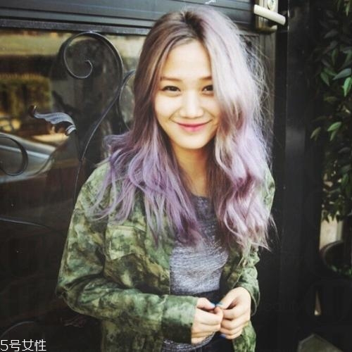 薰衣草顏色頭發(fā)圖片 薰衣草色頭發(fā)圖片 薰衣草顏色頭發(fā)圖片 薰衣草色頭發(fā)圖片