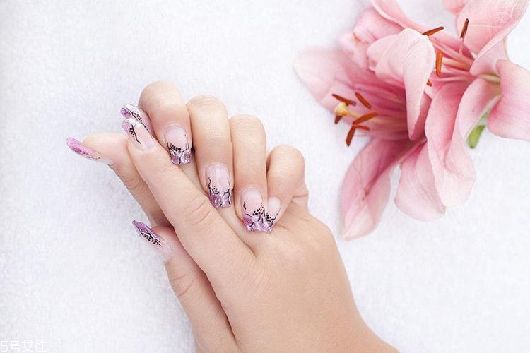 美容油能當(dāng)睫毛增長液用嗎 美容油的4大用法 美容油能當(dāng)睫毛增長液用嗎 美容油的4大用法