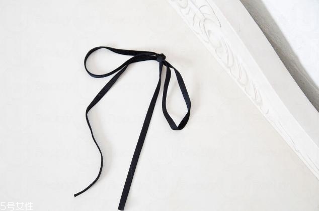 卷發(fā)早上起來怎么打理 卷發(fā)起床后怎么打理 卷發(fā)早上起來怎么打理 卷發(fā)起床后怎么打理