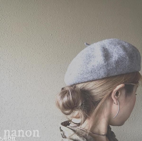 畫家帽怎么戴 日韓風(fēng)畫家帽戴法 畫家帽怎么戴 日韓風(fēng)畫家帽戴法