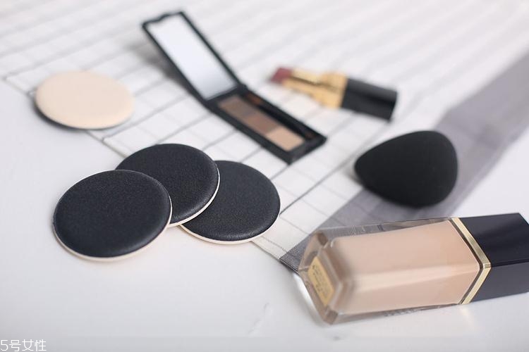 美容油能當(dāng)睫毛增長液用嗎 美容油的4大用法 美容油能當(dāng)睫毛增長液用嗎 美容油的4大用法