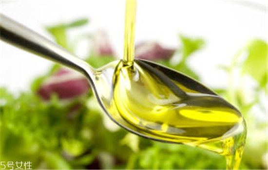 精油用在護(hù)膚哪一步 精油護(hù)膚的好處 精油用在護(hù)膚哪一步 精油護(hù)膚的好處