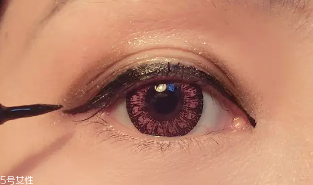 紫色美瞳配什么眼影 紫色美瞳配眼影圖片 紫色美瞳配什么眼影 紫色美瞳配眼影圖片