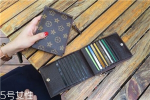 錢包沾上黑墨水怎么辦？錢包上的黑墨水怎么清理