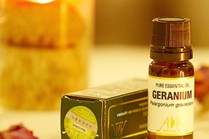 天竺葵精油可以去黑頭嗎？天竺葵精油怎么去黑頭