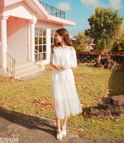 一字肩連衣裙怎么搭配？一字肩連衣裙搭配圖片