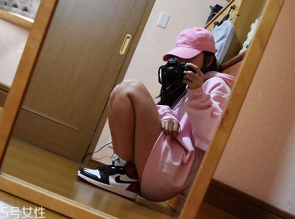 aj 1黑腳趾有女款嗎？aj 1黑腳趾有女生碼數(shù)嗎