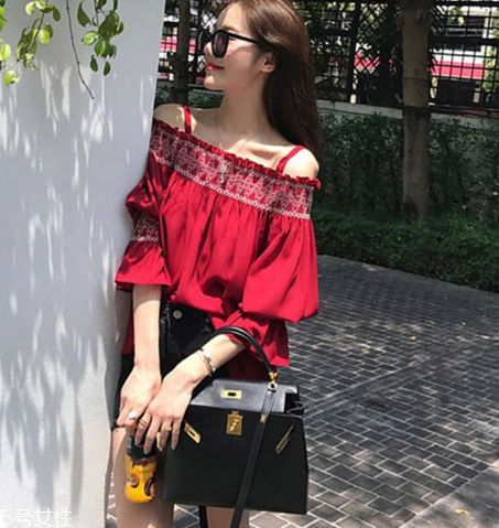 肩膀不好看穿什么衣服？適合肩型不好的穿搭推薦