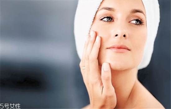 精油用在護(hù)膚哪一步 精油護(hù)膚的好處 精油用在護(hù)膚哪一步 精油護(hù)膚的好處