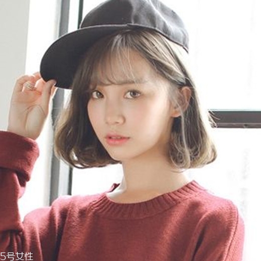 直發(fā)夾板怎么弄內(nèi)扣 直發(fā)夾板弄卷發(fā)圖解 直發(fā)夾板怎么弄內(nèi)扣 直發(fā)夾板弄卷發(fā)圖解