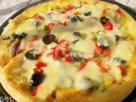 黑橄欖為什么放披薩上 黑橄欖怎么做披薩 黑橄欖為什么放披薩上 黑橄欖怎么做披薩