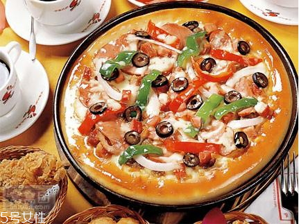 黑橄欖為什么放披薩上 黑橄欖怎么做披薩 黑橄欖為什么放披薩上 黑橄欖怎么做披薩