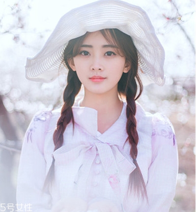 女式油頭發(fā)型怎么弄 頭發(fā)油怎么扎頭發(fā) 女式油頭發(fā)型怎么弄 頭發(fā)油怎么扎頭發(fā)