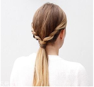 女式油頭發(fā)型怎么弄 頭發(fā)油怎么扎頭發(fā) 女式油頭發(fā)型怎么弄 頭發(fā)油怎么扎頭發(fā)