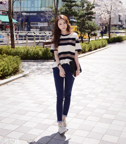 寬松t恤配什么褲子？寬松t恤搭配褲子圖片