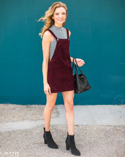 背帶裙配什么鞋子好看？背帶裙搭配鞋子技巧