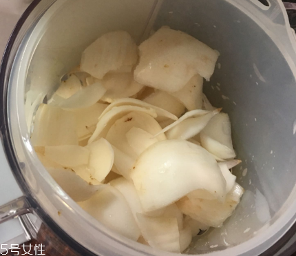 新鮮百合可以燉雞嗎？新鮮百合燉雞好吃嗎？