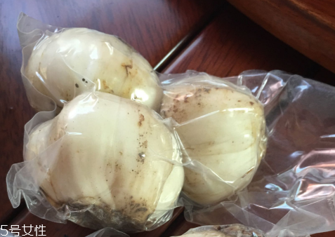 新鮮百合可以燉雞嗎？新鮮百合燉雞好吃嗎？