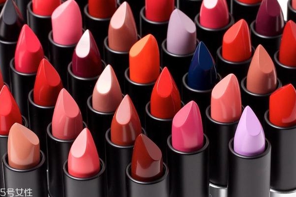 第一支口紅買什么 新手買口紅根據(jù)三點挑 第一支口紅買什么 新手買口紅根據(jù)三點挑
