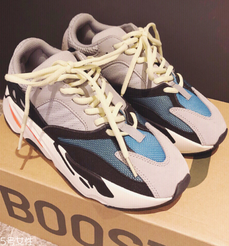 yeezy 700偏碼嗎？yeezy 700碼數(shù)正常嗎