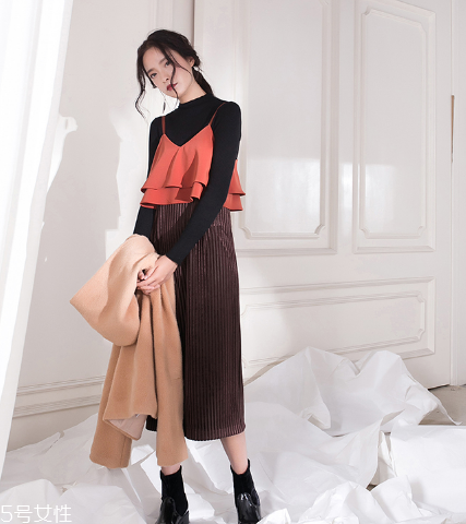 熒光色怎么搭配不顯黑？熒光色衣服搭配竅門