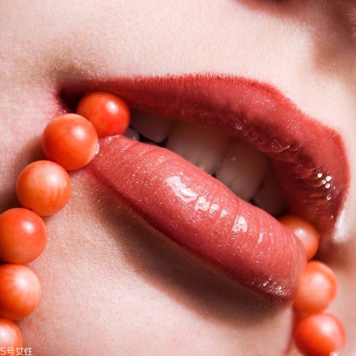 第一支口紅買什么 新手買口紅根據(jù)三點挑 第一支口紅買什么 新手買口紅根據(jù)三點挑