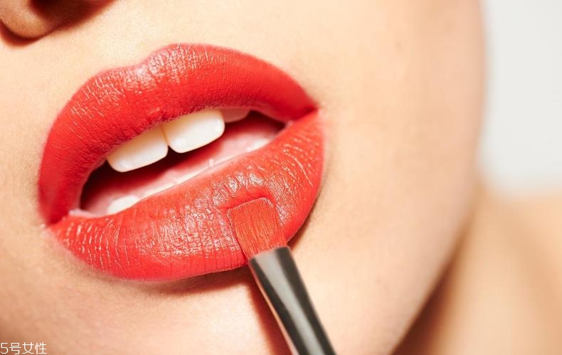 第一支口紅買什么 新手買口紅根據(jù)三點挑 第一支口紅買什么 新手買口紅根據(jù)三點挑