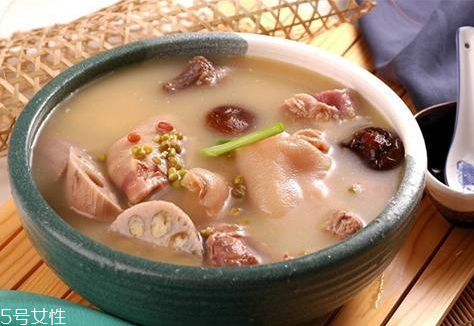 墨魚湯下奶嗎 墨魚和什么燉最下奶 墨魚湯下奶嗎 墨魚和什么燉最下奶