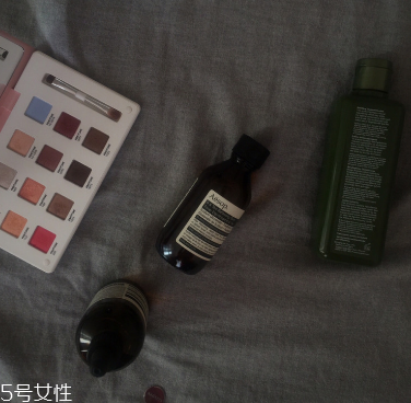 伊索維他命b與綠茶平衡調(diào)理液主要成分有哪些 伊索維他命b與綠茶平衡調(diào)理液主要成分有哪些